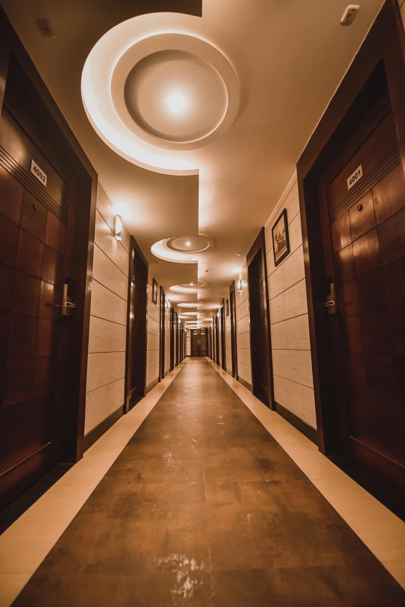Konark Grand Hotel Mirzāpur Dış mekan fotoğraf