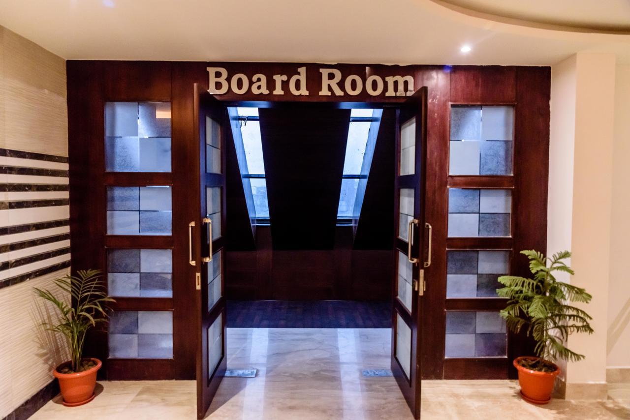 Konark Grand Hotel Mirzāpur Dış mekan fotoğraf