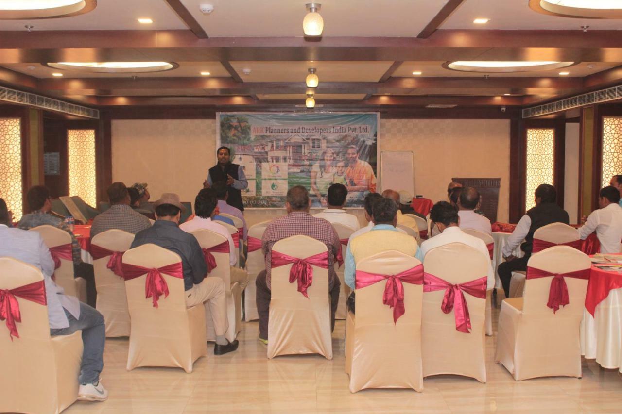 Konark Grand Hotel Mirzāpur Dış mekan fotoğraf